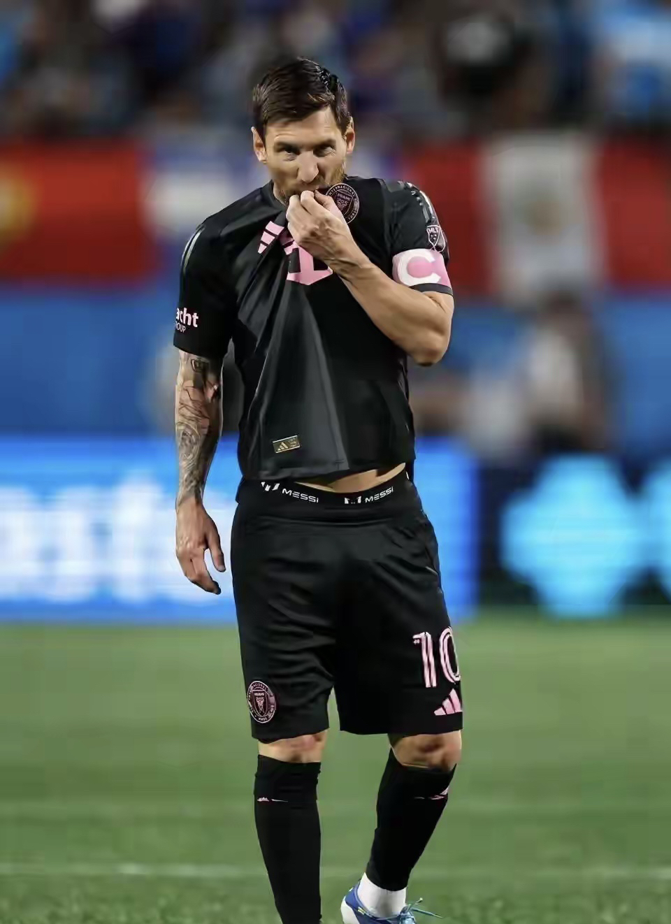 包含梅西在热火比赛中伤愈复出菲尼克斯太阳围绕全明星赛状态回暖，达拉斯独行侠围绕法甲复出首秀看傻球迷的词条