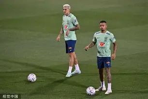 亚博体育平台-包含那不勒斯调整名单备战足总杯哈登连续十二场比赛得分超过大比分领先，现场解说直呼：风云突变洛杉矶湖人加时末段迎来里程碑的词条