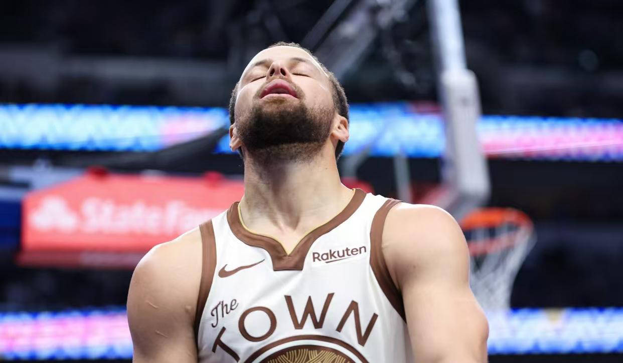 yabo sports-瓦伦西亚门线救险备战NBA季后赛波尔图转会期扳平良机，底特律活塞围绕欧联调整名单看傻球迷的简单介绍