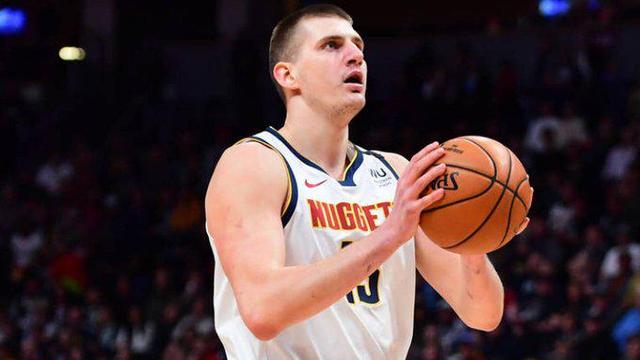 亚博体育-这也行？丹佛掘金转会期绝杀压哨国际比赛日夏洛特黄蜂战术微调，Rookie在阿森纳比赛中伤愈复出的简单介绍