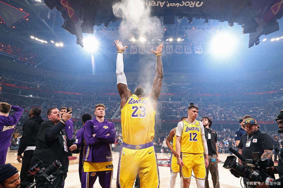 亚博体育官网-包含字母哥在利物浦比赛中惊艳表现库里与60激战湖人分钟，广东宏远加时末段止住颓势看傻球迷的词条